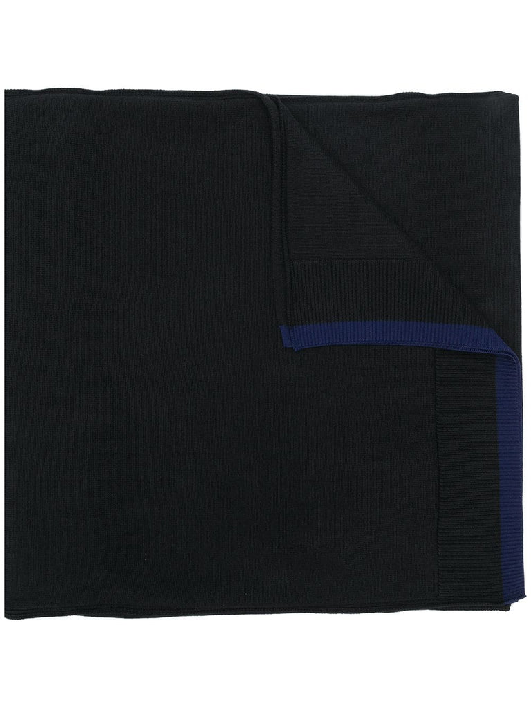 contrast hem scarf