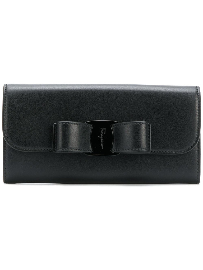 clasp detail wallet