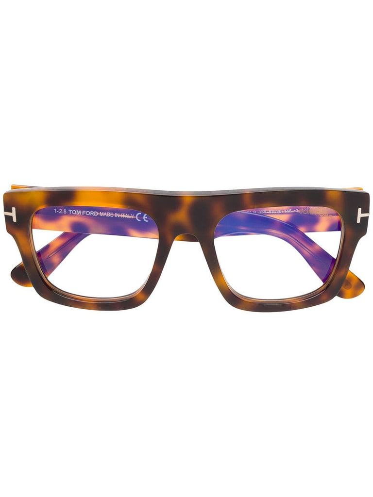 tortoiseshell glasses