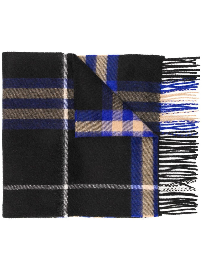 The Classic Cashmere Scarf in Check