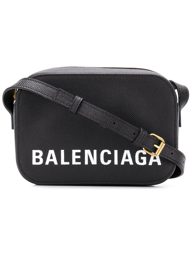 Souvenir shoulder bag