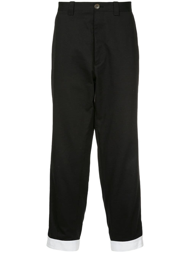 loose-fit trousers