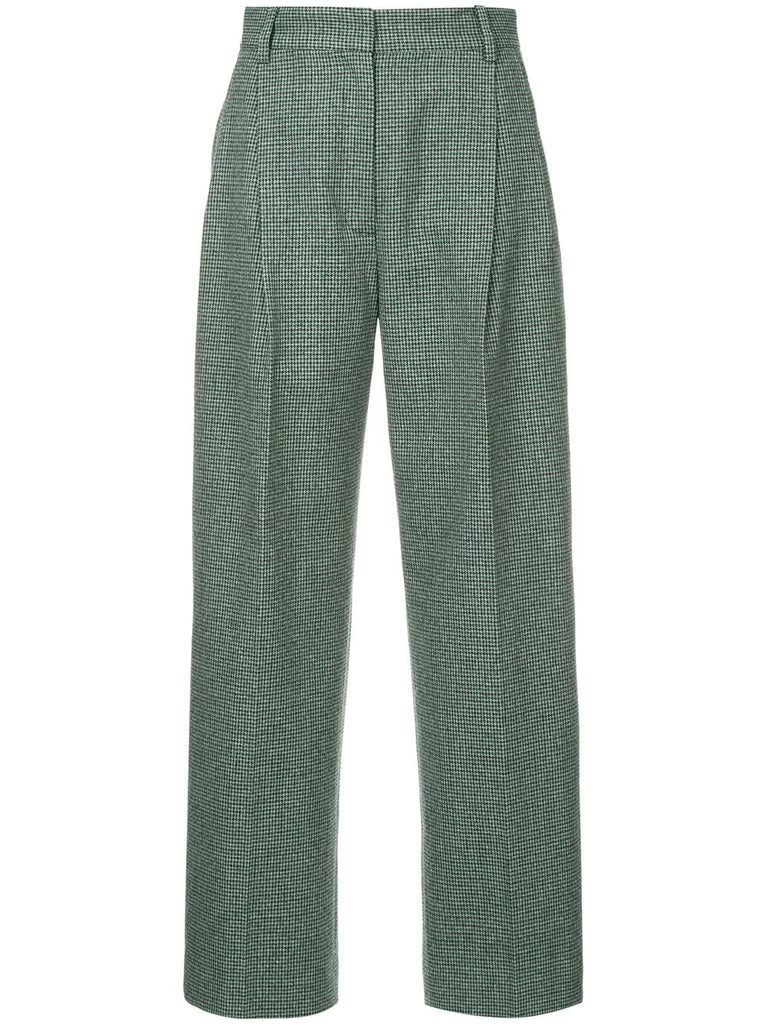 pleated trousers