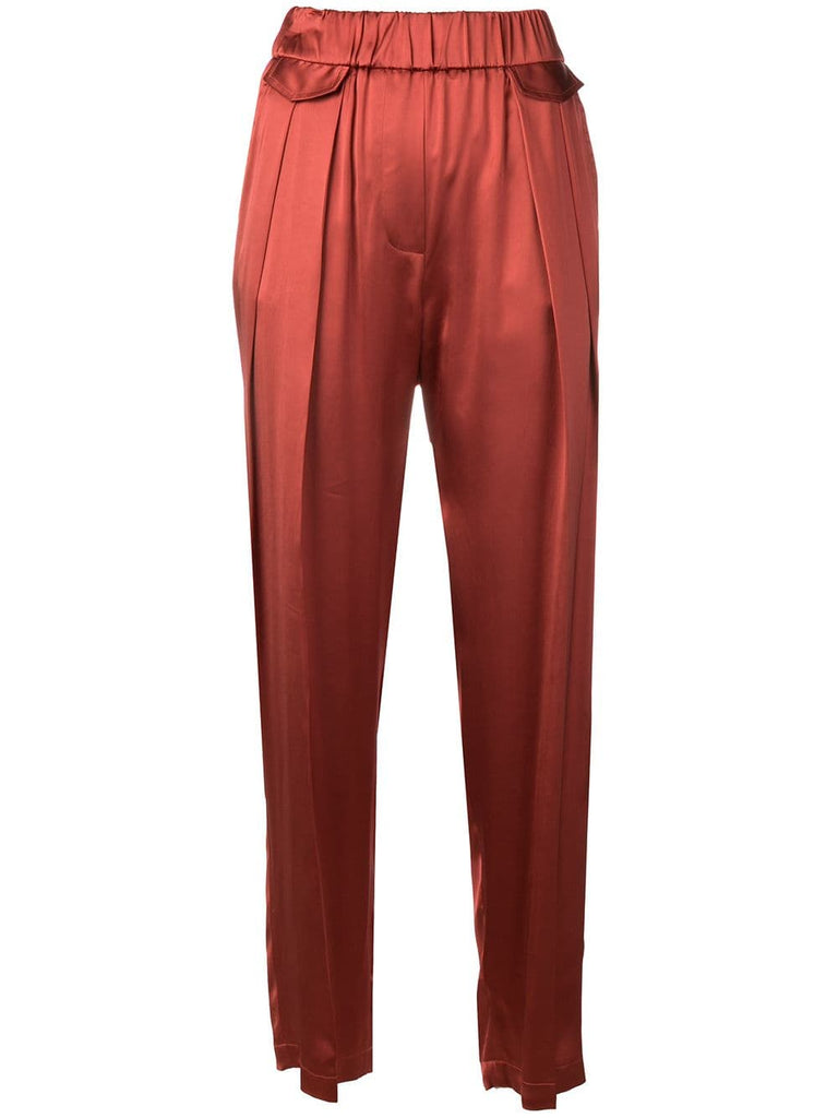 loose-fit pleated trousers