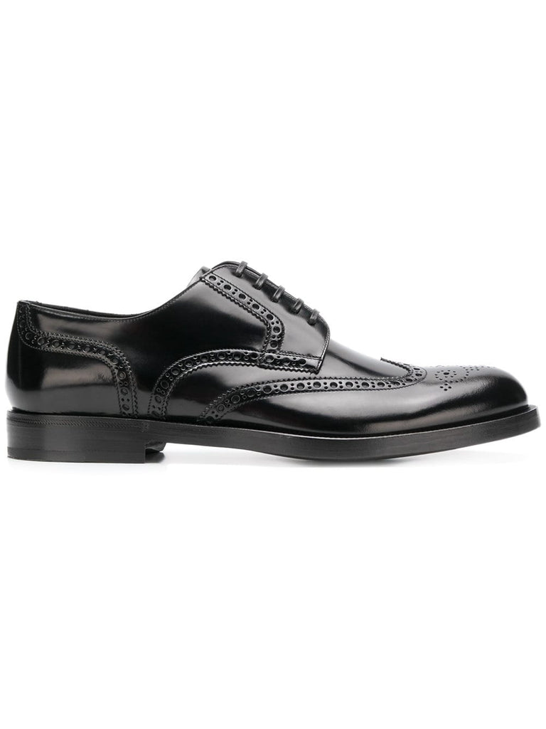 varnished oxford shoes