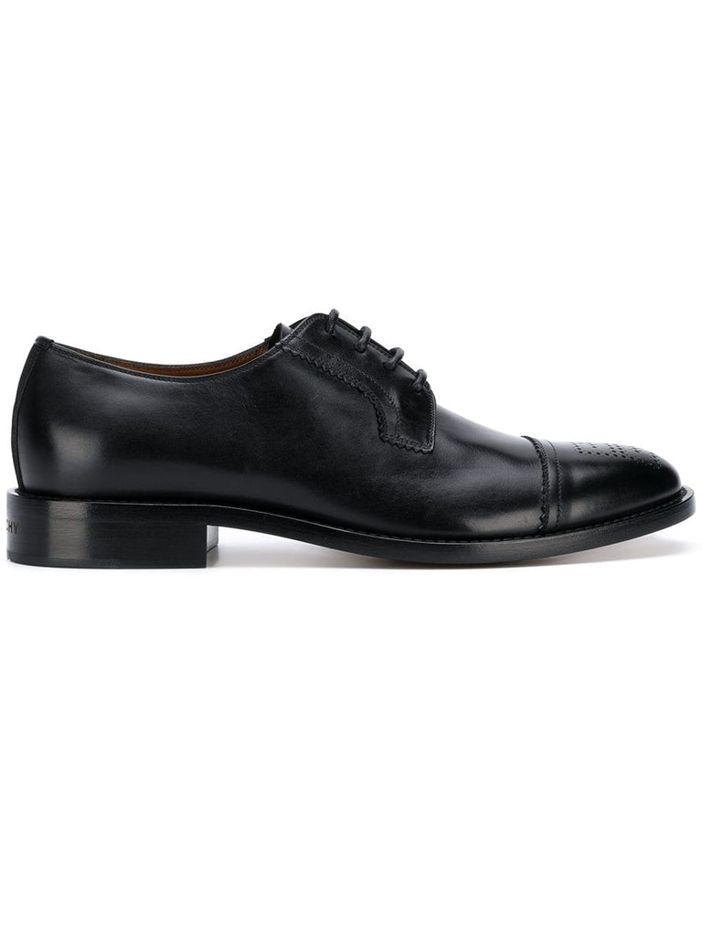 toe-capped oxford shoes