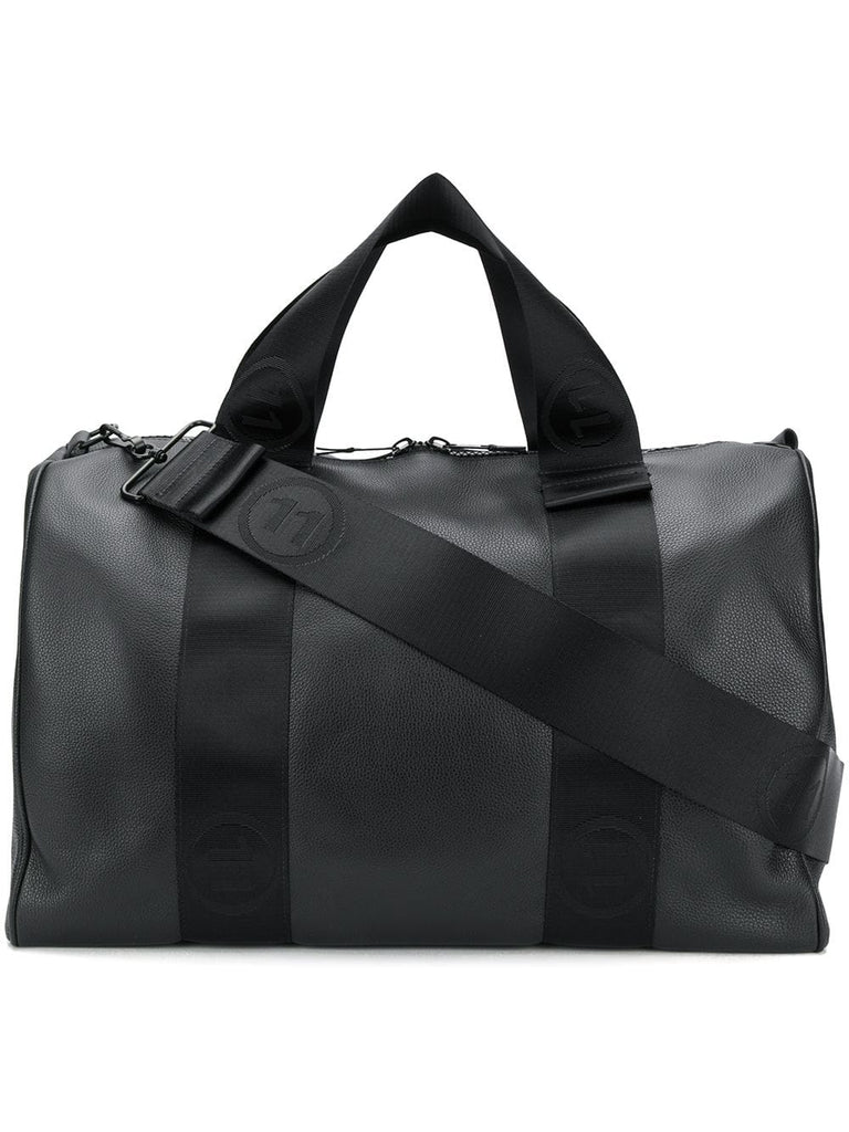 11 strap holdall