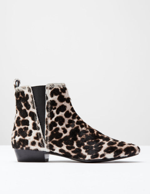 Mollie Boot
