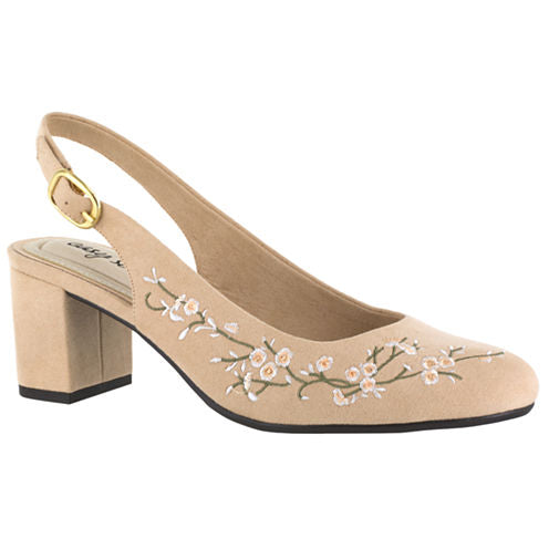 Easy Street Dainty Womens Pumps